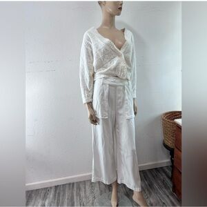 Chic. HONOR cardigan white V-neck knitted Cardigan